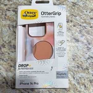 Otter box grip symmetry
